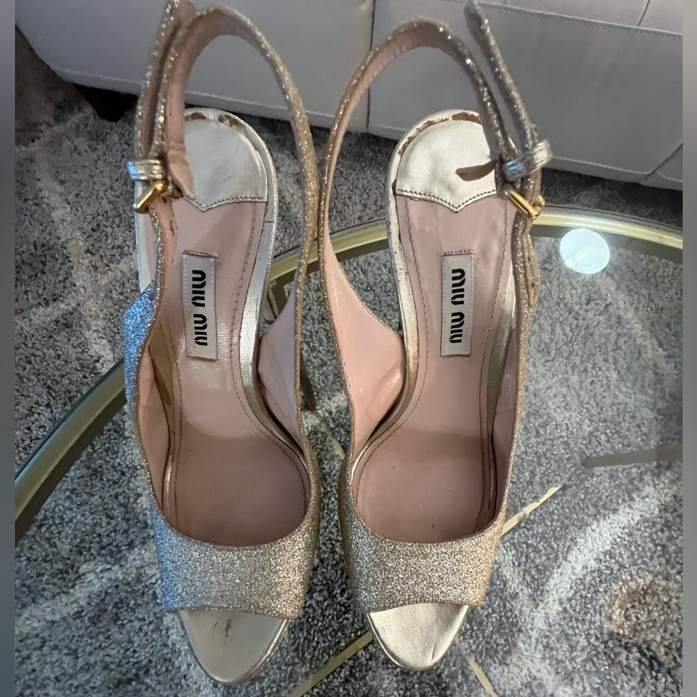 Miu Miu Womens Gold Glitter Stilleto Peep Toe Platform Heels Slingback